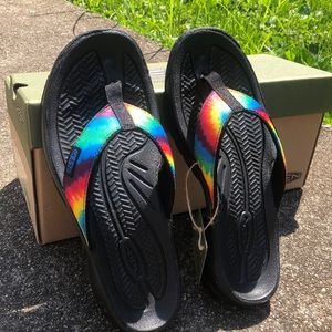 Keen tie dye flip flops six 7